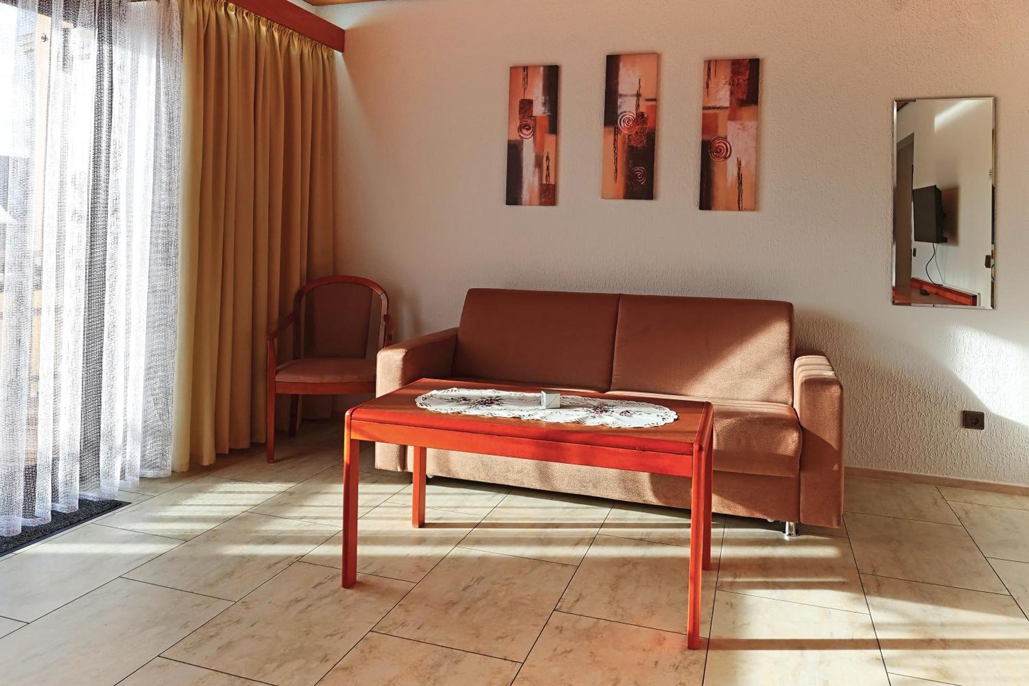 Hotel Garni Sebastian Kirrweiler  Kültér fotó