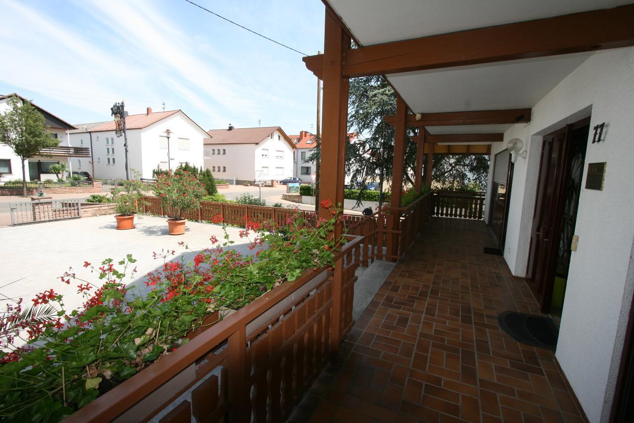 Hotel Garni Sebastian Kirrweiler  Kültér fotó